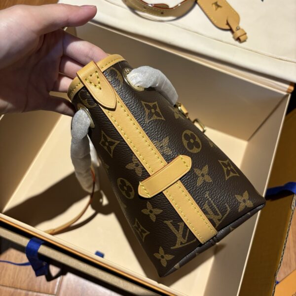 LV CARRYALL BB bag